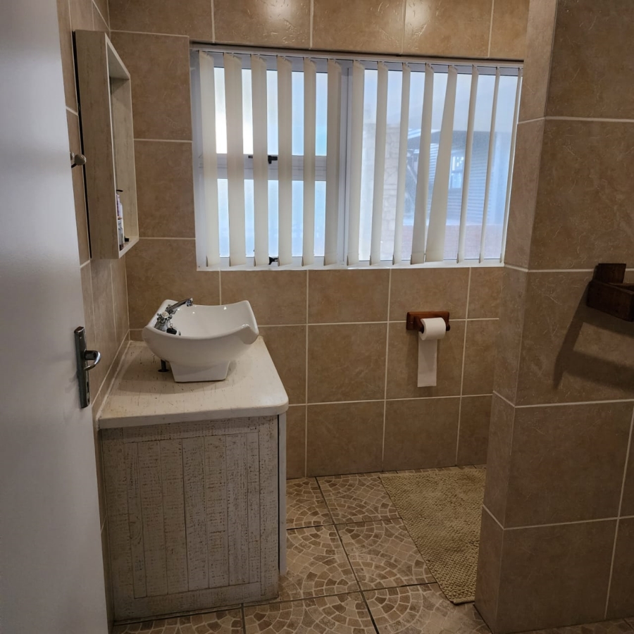 6 Bedroom Property for Sale in Jongensfontein Western Cape